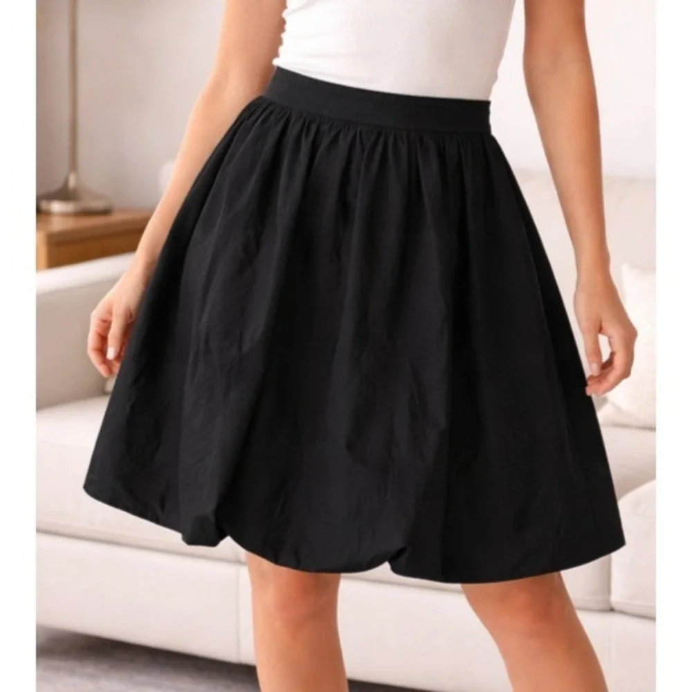 Dolce & Gabbana Black Balloon Skirt Luxurious Minimalist Chic Vintage SZ 42 /6-8